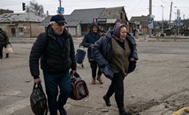 Обстрелват бягащи цивилни край Киев и в Мариупол