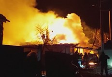 Спасителна операция в украинския град Житомир за издирването на оцелели