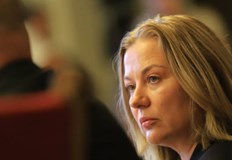 Задържаните ще могат да излизат от арестите при неотложни семейни