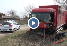 По чудо няма жертви при произшествиетоДва тежкотоварни автомобила се блъснаха