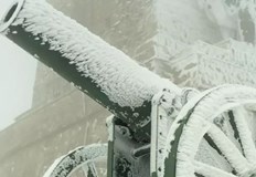 Въпреки лошото време днес хиляди българи от двете страни на