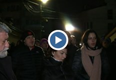 Членове на ГЕРБ скандират Оставка пред дома на Бойко Борисов