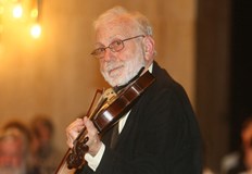 Ицхак Финци получава Златен кукерикон за цялостно творчество на името на