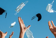 Това се отнася както за учителите така и за ученицитеЗащитните