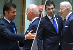 СПАСИТЕЛИ МАНИАЦИВижте го нашичкият на снимката как гальовно притиска лакътя