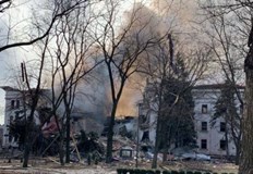 За руска атака срещу Драматичния театър в украинския град Мариупол