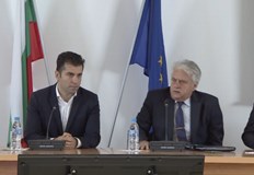 Който си мисли че ако си човек на някого имаш