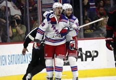 Вратарят с български корени Александър Георгиев спаси рекордните си за