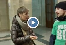 Доброволци от Русе помагат на украински бежанци за издаването на документи за