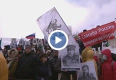 Руски знамена и викове НАТО вън посрещнаха премиераПолитическите събития по