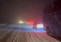 Закъсал камион в района на Мойсеевия баир е блокирал достъпа на