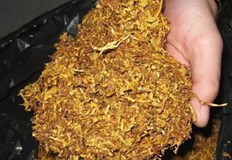 Безакцизен тютюн са открили полицаи в дома на русенец При проверка в