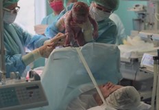 Лекарите и медицинските сестри работят денонощно Успяват да си вземат