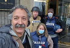 Автомобилът му е бил взривен от снаряд близо до КиевФотожурналист на