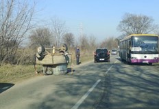 Джип и автобус са се ударили тази сутрин на пътя