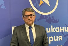 Предстои един много опасен етап в който много лесно конфликтът може да ескалира извън границите на Украйна Конгресът на САЩ много точно