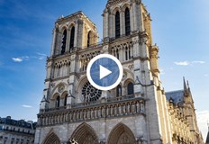 Сградата е в процес на реконструкция след пожара през 2019