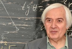 Преподавателят по физика Теодосий Теодосиев когото наричат златния учител Тео