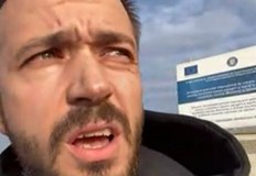 Актьорът пътува до границата на Молдова с Украйна за да