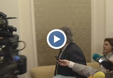 Министърът на вътрешните работи Бойко Рашков излезе от пленарната зала