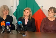 Във Варна съпруги на моряци от кораба Царевна който повече