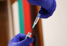 На фона на падането на мерките и затихващата пета вълна