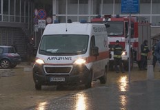 На място са изпратени полицейски екипи пожарна и линейкиСигнал за