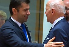 Премиерът на България Кирил Петков участва в съвместната сесия на