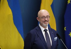 Министърът на отбраната обещава и амнистияМинистърът на отбраната на Украйна