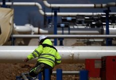 Русия плаши да спре доставкитеЗаплащане на руския газ в рубли би