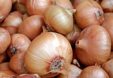 В почти всеки дом лукът е най важният продукт в повечето