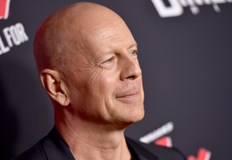 Актьорът Брус Уилис се бори с деменцияБолестта на звездата е