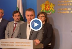 Министърът на енергетиката Александър Николов дава брифинг по актуални въпроси Той опровергава информации