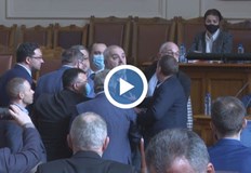Напрежението в Народното събрание се повиши почти се стига