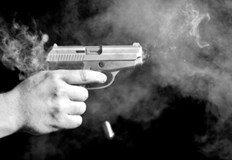 Младежи са стреляли по колаМладежи стреляха по автомобил в центъра на