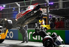 Германецът разби болида си по време на квалификацията по рано днесОтборът