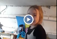Малката Амелия показа че за смелостта няма възрастДокато над бомбоубежището в