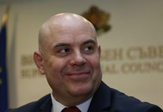 Гешев се мъчи отчаяно да заработи пред американското посолство с