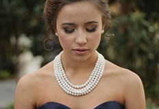 Естествените перли са едни от най-красивите и предпочитани женски бижута.Още от Древността