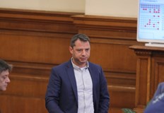 Нямам доверие в новия председател на Комисията за енергийно и