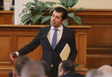 Изцяло подкрепяме Украйна и съществуващите санкции но не може да