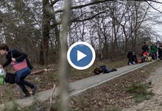 Снаряд паднал в града докато хората се опитвали да се