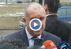 Радев няма да иска оставки заради замерянето на Петков със