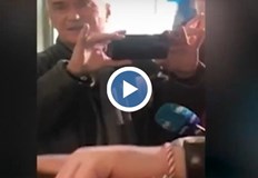 Той поиска да разговаря с представители на медиятаЛидерът на партия