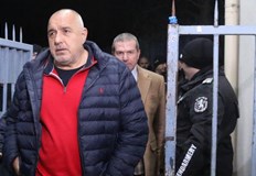 Тони Гетов трябвало да се занимае с исканията за одобрение