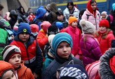 Пред магазина тази вечер засякох едно момиченце с корги Аз