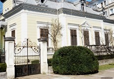 Състоянието на сградата към момента е критично спасяват я с 4