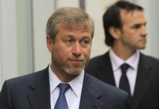 Целта е руският бизнесмен да продължи да посредничи в преговорите за