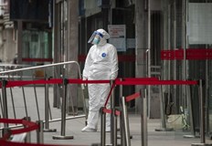 Жителите работят от вкъщи като на всеки два дни се разрешава