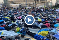 Протест на украинци се проведе днес във ВаршаваХиляди хора легнаха